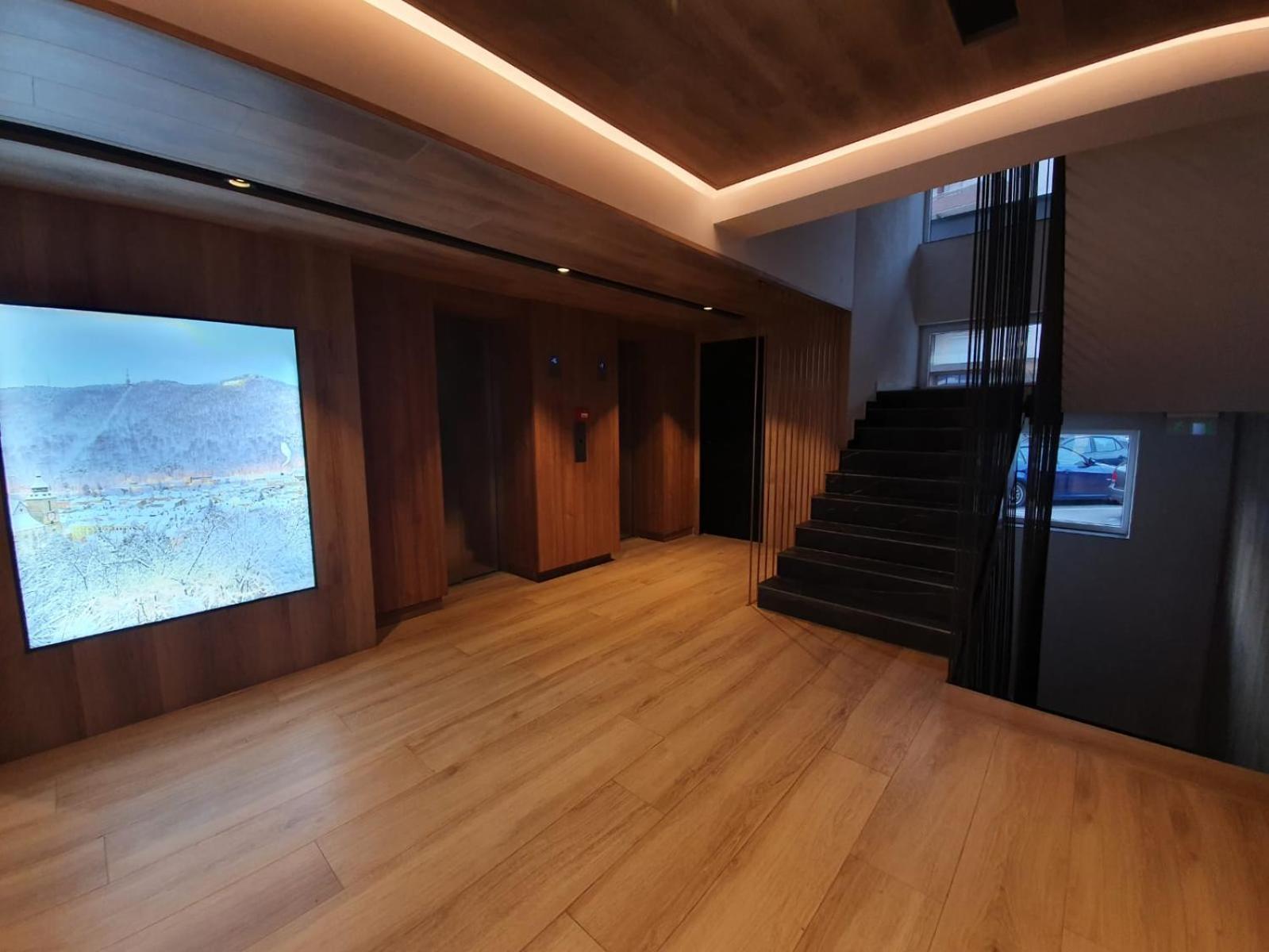 Apartment Tzuba Luxury Coresi Mall *