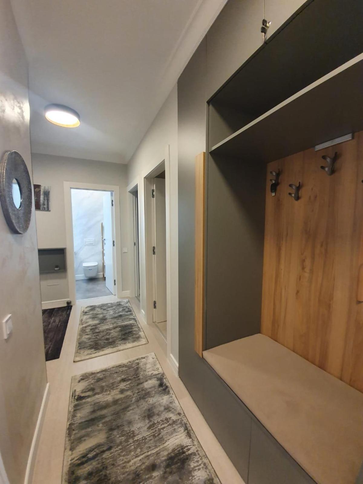 Apartment Tzuba Luxury Coresi Mall