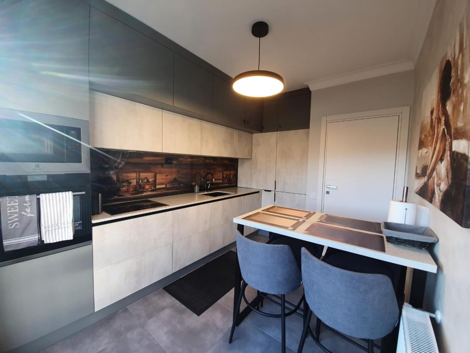 Apartment Tzuba Luxury Coresi Mall *